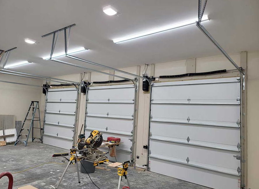 Emergency garage door repair service by Alum Creek Garage Doors Repair